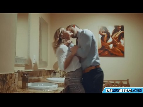 ❤️ Nalika pirang semok seduces sampeyan ing toilet umum ❤❌ Video porno ing jv.doujin-sexy.ru